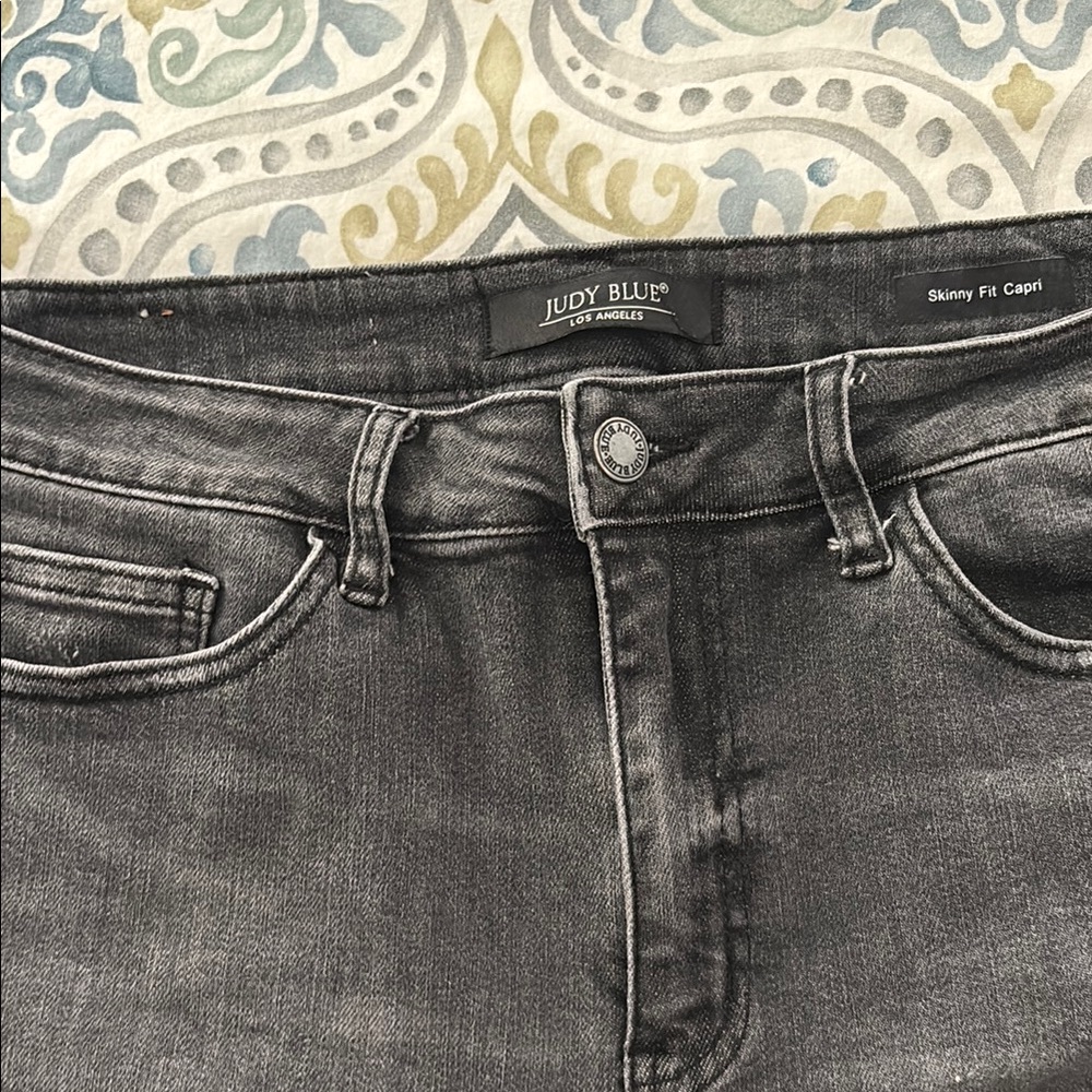 Judy Blue Charcoal Skinny Capri Jeans